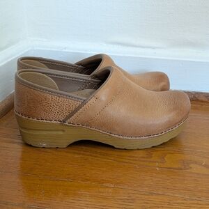 Dansko Professional Honey Leather Clogs 37 Worn Once